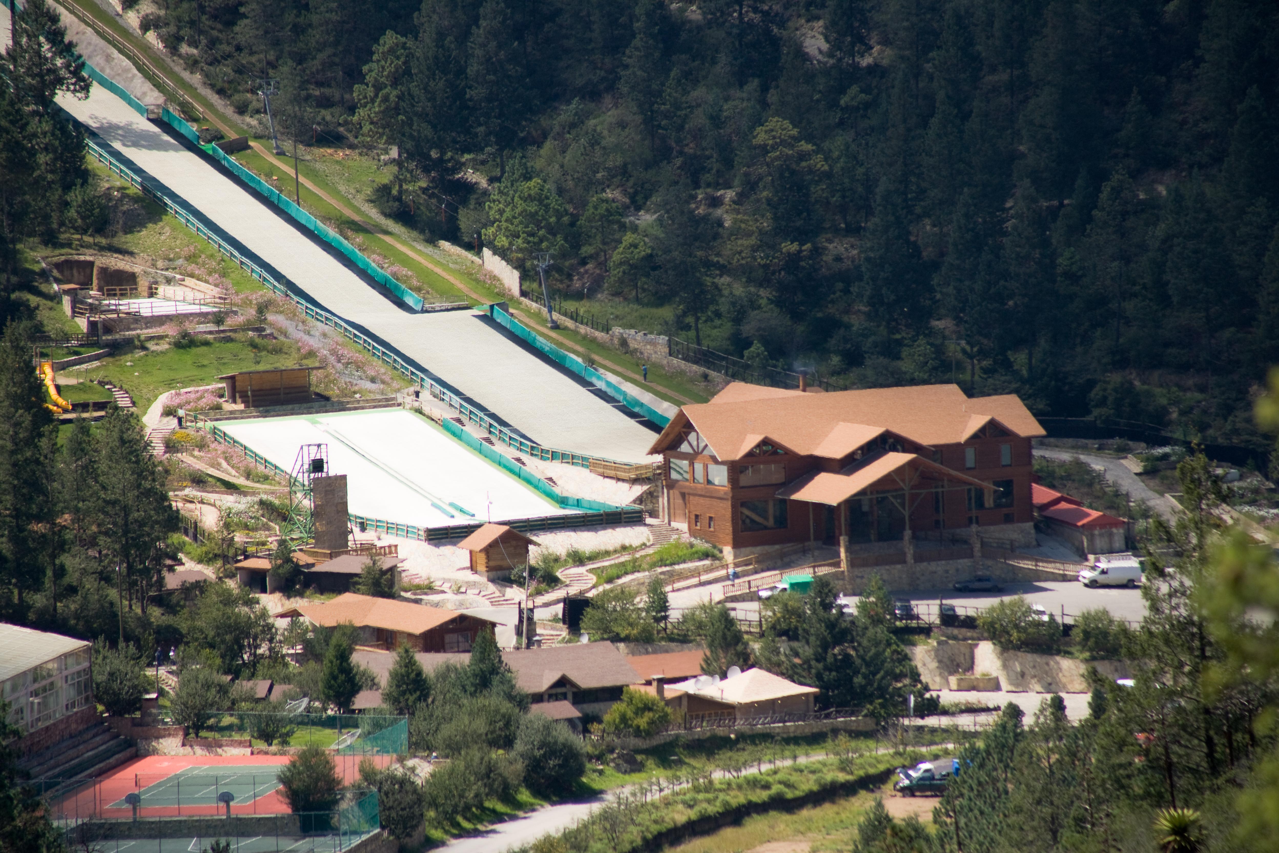 Hotel Bosques de Monterreal à San Antonio de las Alazanas Extérieur photo